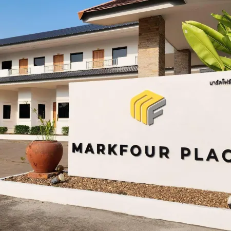 Mark Four Place Hotel