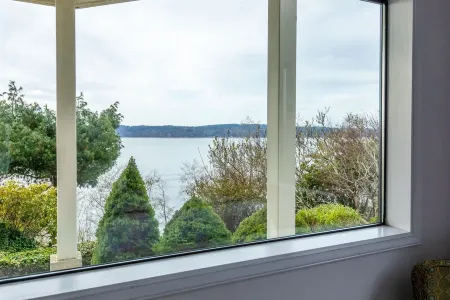 Sound View Living - Guest House - 2 Bedrooms Отели в г. Мекилтео