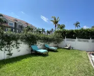 Closest studio to Vanderbilt Bch, lovely remodel, yard, has everything & extras!