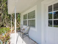 Vero Beach Cottage 3 bedrooms, 2 bath, Less than mile to Beach