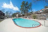 Modern Hot Springs Lakefront Condo