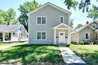 Delightful modern duplex apartment well located in welcoming South Broad Ripple