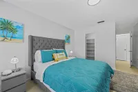 Sunny Florida home with a pool Hotels near Plato's Closet - Regency, FL