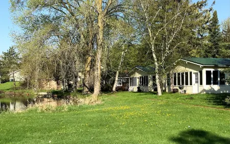 2 Bedroom Cottage On The Pond