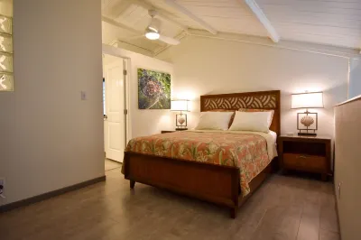 BEAUTIFUL OCEANFRONT MODERN West Maui Condo with Sunset Views! Hotel a 