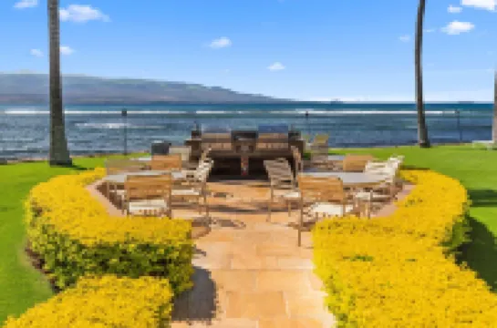 BEAUTIFUL OCEANFRONT CONDO* EXCELLENT VIEW* PERFECT LOCATION & A/C