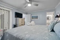 Gorgeous 2BD/2BA Condo... Location, Location.. Oceanfront - 25 steps to the sand
