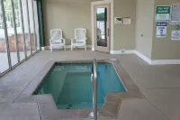 9104 Towers, Fantastic Lake Views! Quiet! Elevators, Indoor/Outdoor Pools. Wifi
