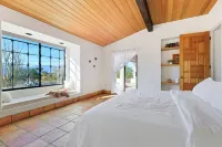 Luxury Exclusive Golf Community Hot Tub & Desert Views Pet-Friendly