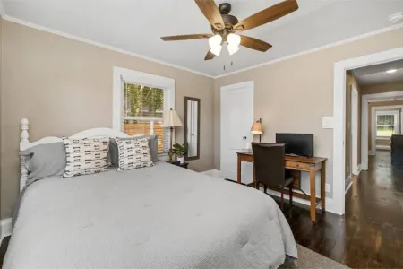 Newly Remodeled 3BR in Town · Cherry Street