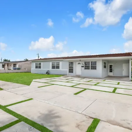 House is 15 min from anywhere. Miami Children Hospital, 8 miles MIA