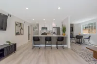 DESIGNER 4-bedroom 2 Bath POOL, SPA & ARCADE! Santa Clarita Valley