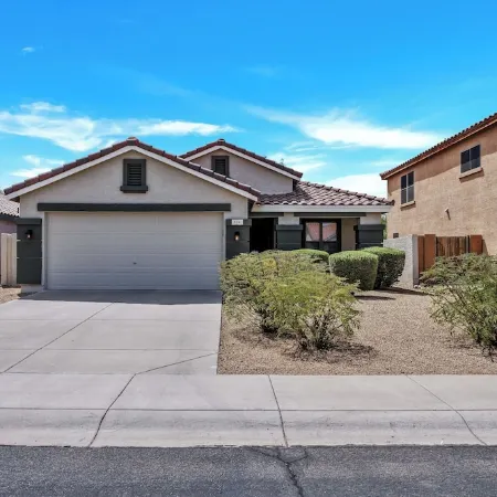 MUST SEE! Large 3-Bedroom Home in Downtown Gilbert