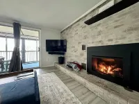 On Locke - Family lake house with pvt beach, dock