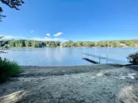 On Locke - Family lake house with pvt beach, dock