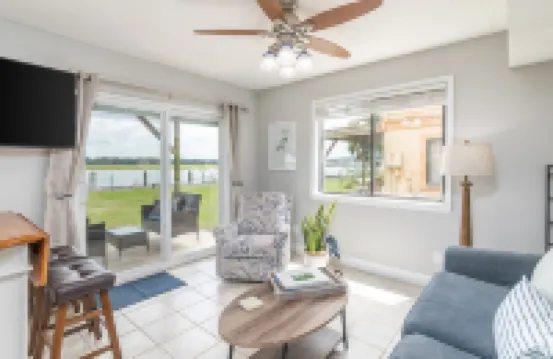 Beaufort's Blue Heron Hideaway on Battery Creek