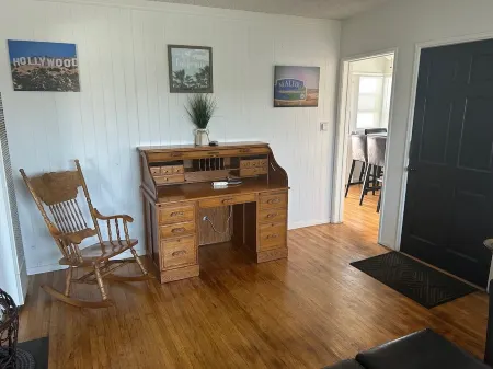 Nice two bedroom home near, beach, So-fi & LAX