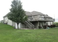 Large home on golf course, close to Seven Oaks, Ledges Park & ISU.  Sleeps 12+ Hotels near Paradox