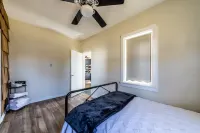 Cali Coast * Small home in quiet neighborhood