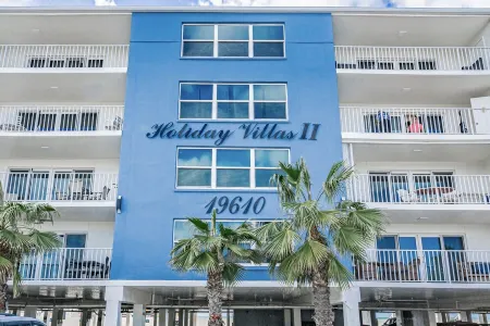 Premier, newly renovated luxury beachfront (top-floor) condo on the Gulf coast. Отели рядом с достопримечательностью «Сисайд Сиберд Санкчури»