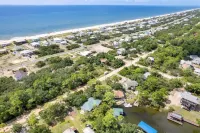 Hooked Up! Perfect Bay House with Dock - less than 1/2 mile walk from beach!