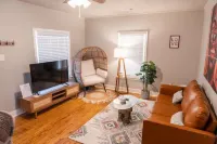 Cheerful Boho Stay - Minutes From Hospital