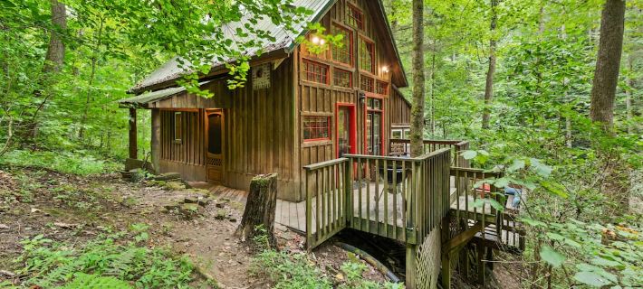 Secluded Red River Gorge Pet-Friendly Cabin on 6 Acres Hotel di Wolfe County