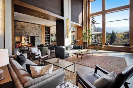 CRBC-Best of the Best! Brand New! Ski in/out, Resort & Spa, Hot tub, Ski Valet