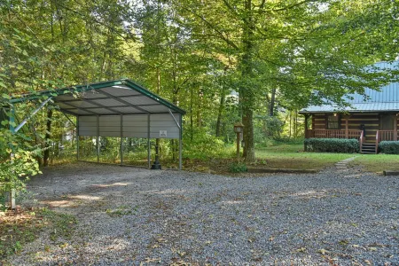 Creekside, Hot Tub, Fire Pit, Fireplace, Quiet, Easy Access
