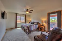 SG3 Private hot tub, Ping pong, Badminton, Huge Patio, Views