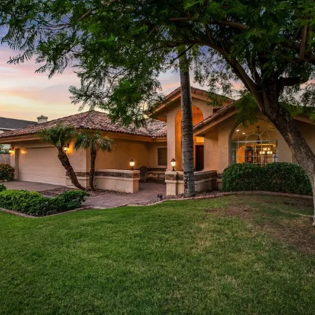 🏜🌵Good Vibes~Pool~ Hot-Tub~ GIG Wi-Fi ~Sleeps 9~Game Room ~BBQ🏜🌵