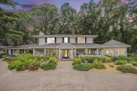 Klinger Lake Cove - Sleeps 16-24 Hotels in 