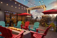 Home2 Suites by Hilton Bend Hotels near Mockingbird Gallery