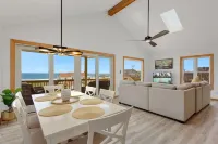 Gorgeous, Ocean View, 3 bedroom, 2 bathroom home in the heart of Kitty Hawk!