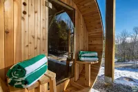 New!/Minutes from Slopes/2-Fireplaces/Hot Tub/Sauna/ Firepit/Rec Room/Bunk Room