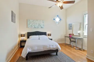Cute 1bed walk to French Q & Bourbon St Hotels in Faubourg Marigny
