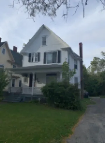 Spacious Colonial Style House - DT Geneva