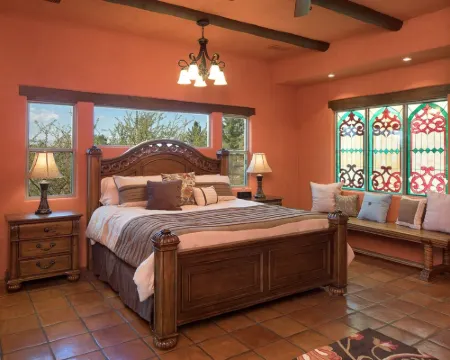 Hacienda de los Arbolitos - *HOT TUB* and Peace Hotels in Cornville