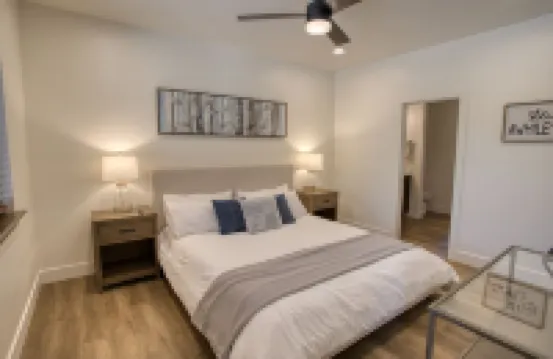 NEW Show Low Retreat