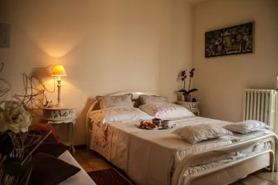 Apartment in a house with garden and view of the lake Hotels near Camping "San Felice"