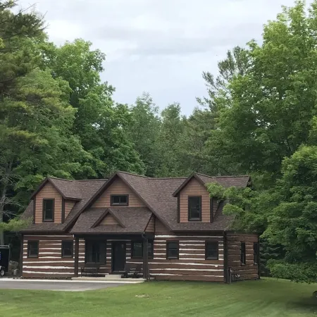 Larsen Lodge Downtown Village Egg Harbor, Sauna, New, Rustic and Elegant.