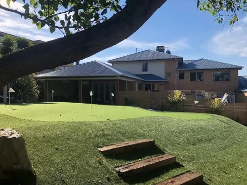 Mt Martha Delight: 6 bedroom, putting green, pool & spa, pool table