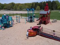 Beautiful home, quiet neighborhood w hot tub. Close to shopping, beach & trails. Hotels in Park Township