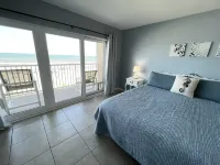 Boardwalk Bungalow: 2B/2B Amazing Sunrise Ocean View