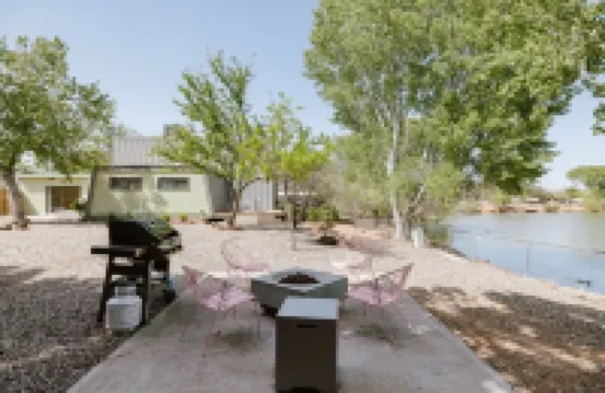 Waterfront A-Frame w/Mtn View, Pool, <15Min to Old Town, Jerome, Vineyards