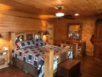 Cozy Lake Fork Cabin~private boat ramp, open-air dock & lift, fire pit