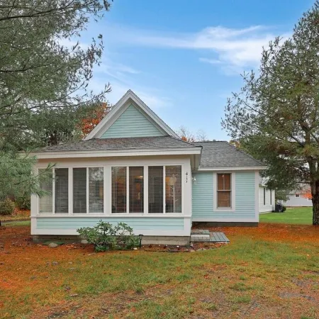 Beautiful Summer village cottage close to the Ocean!