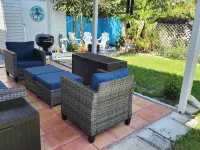 Cute coastal cottage close to beach and downtown nightlife. 斯圖爾特酒店