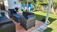Cute coastal cottage close to beach and downtown nightlife.