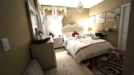 Nabor(6) cozy comfortable adorable stand-alone with private bathroom